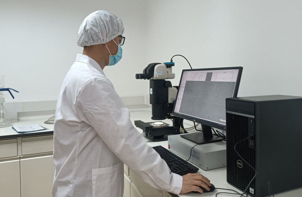 Lab-person_1000x654